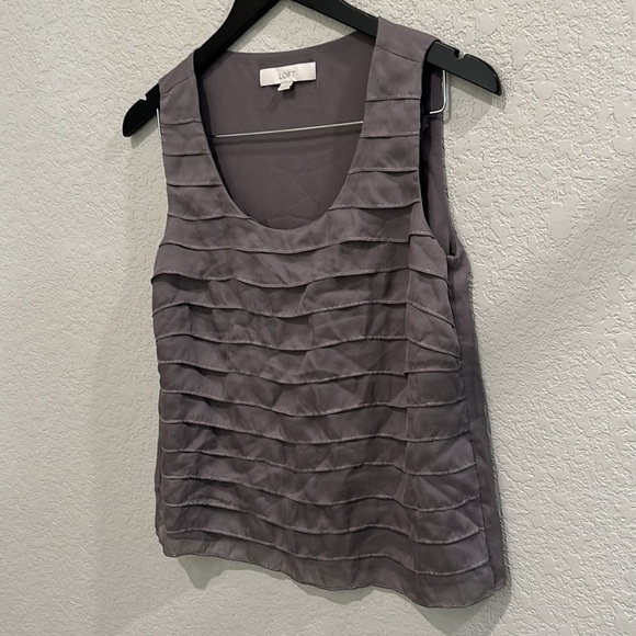 Ann Taylor Loft sleeveless blouse size XS - Picture 4 of 7